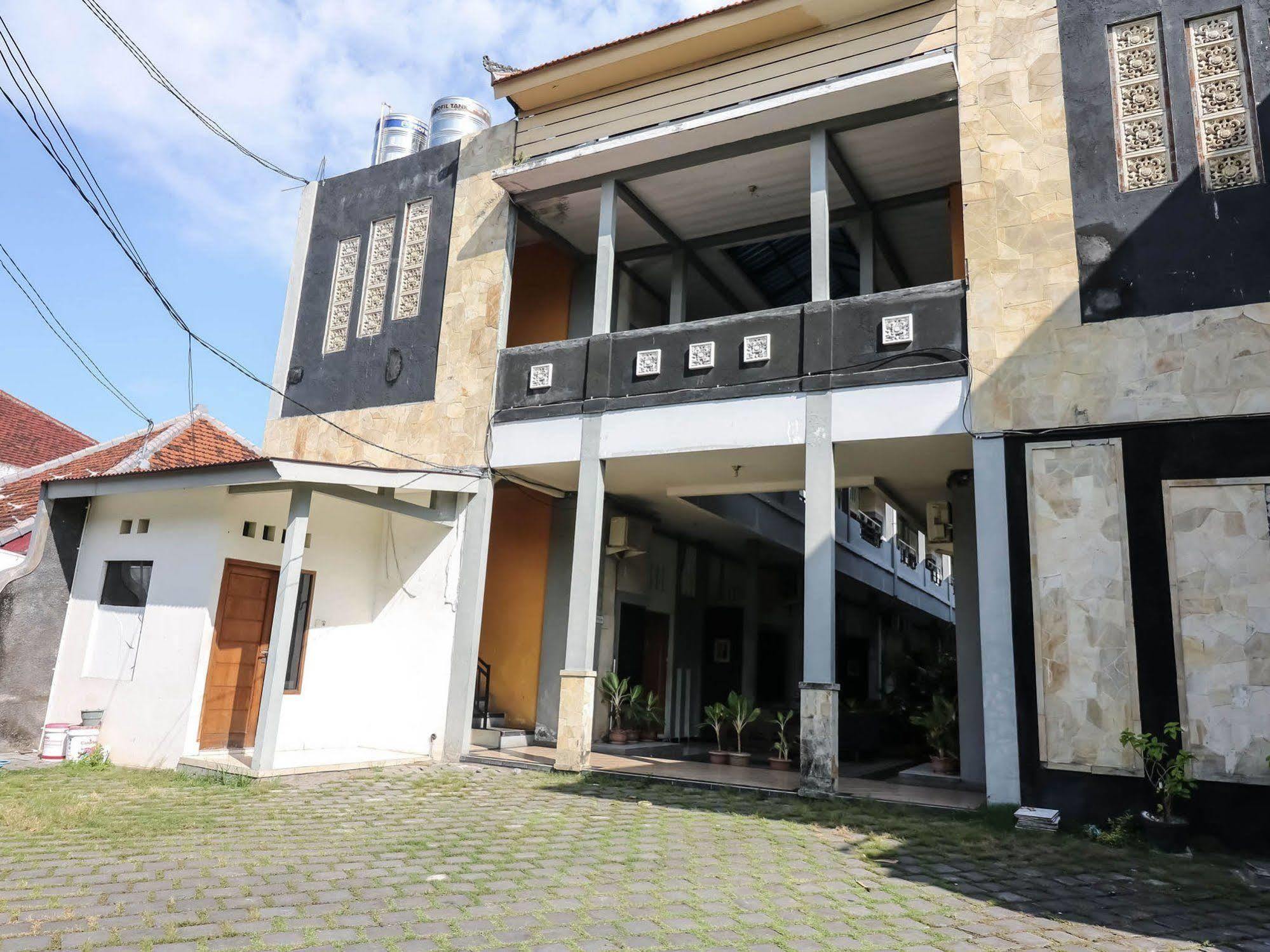 Super Oyo 91495 Hotel Indah Residence Denpasar  Luaran gambar