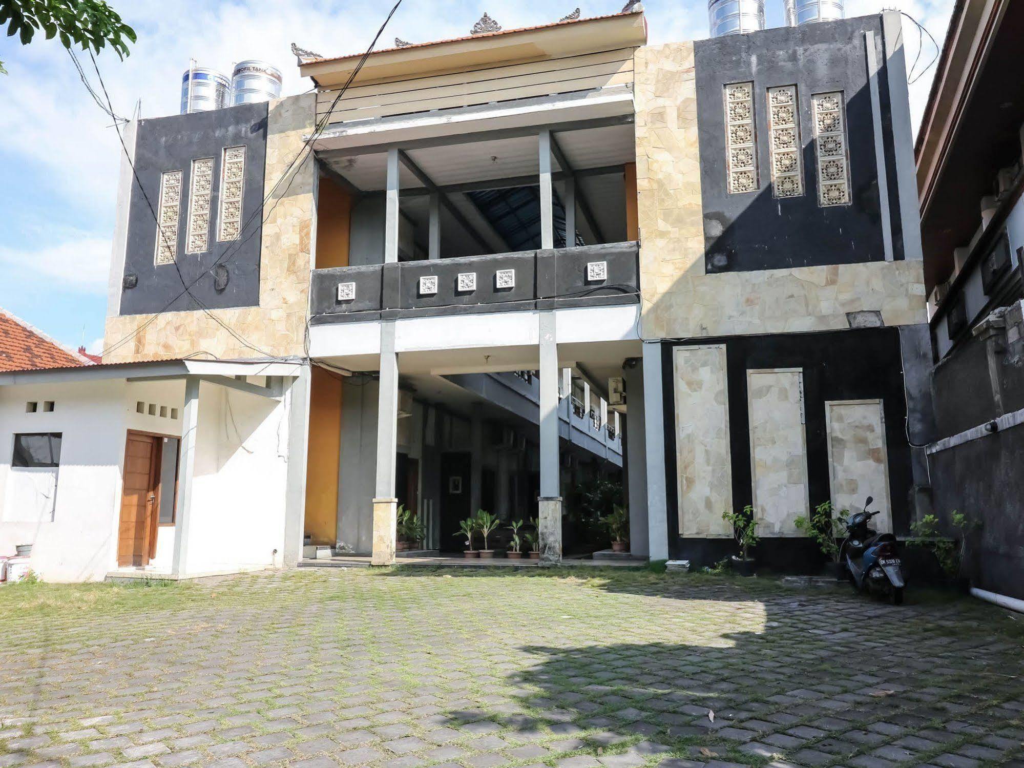 Super Oyo 91495 Hotel Indah Residence Denpasar  Luaran gambar