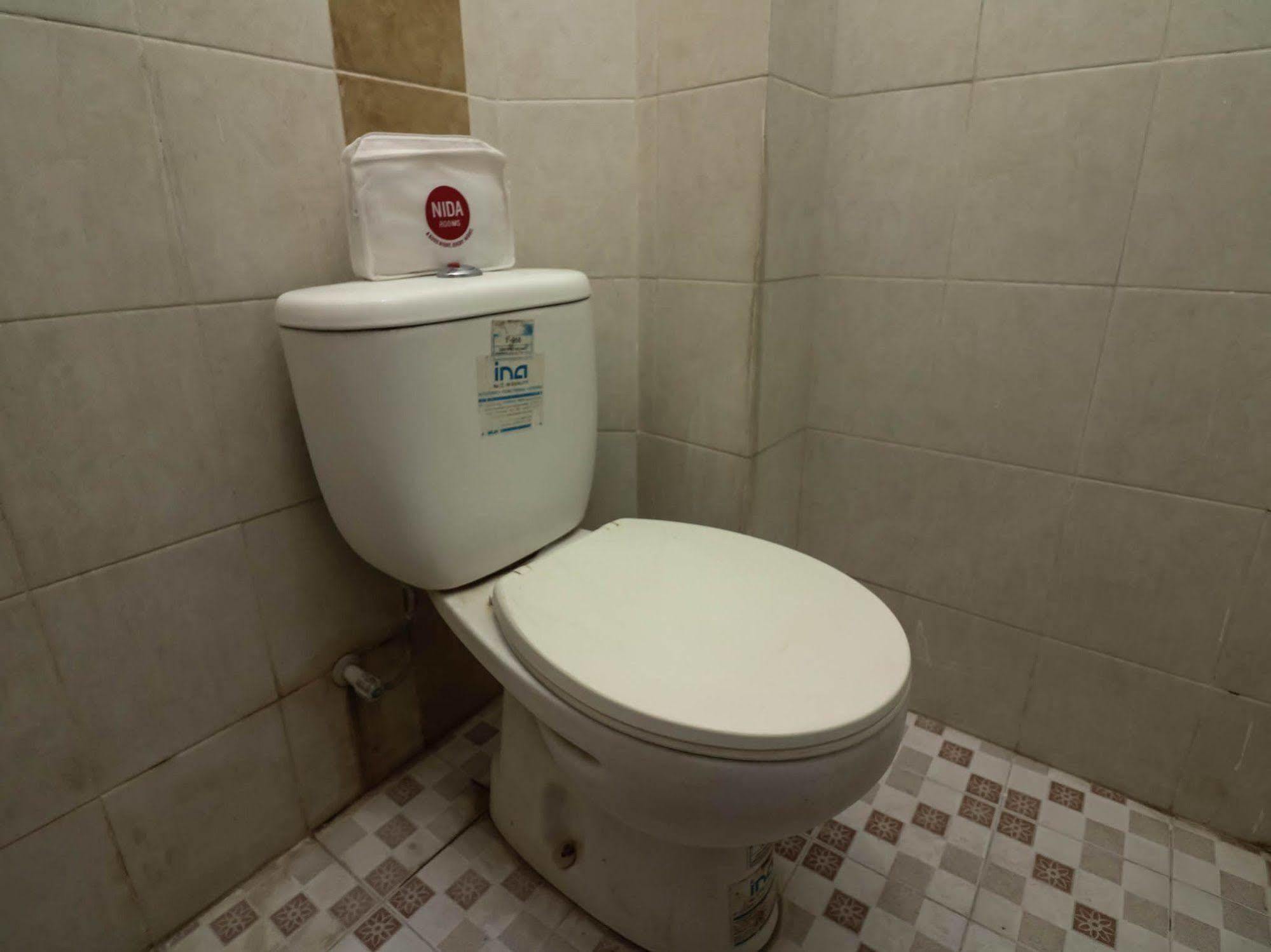 Super Oyo 91495 Hotel Indah Residence Denpasar  Luaran gambar