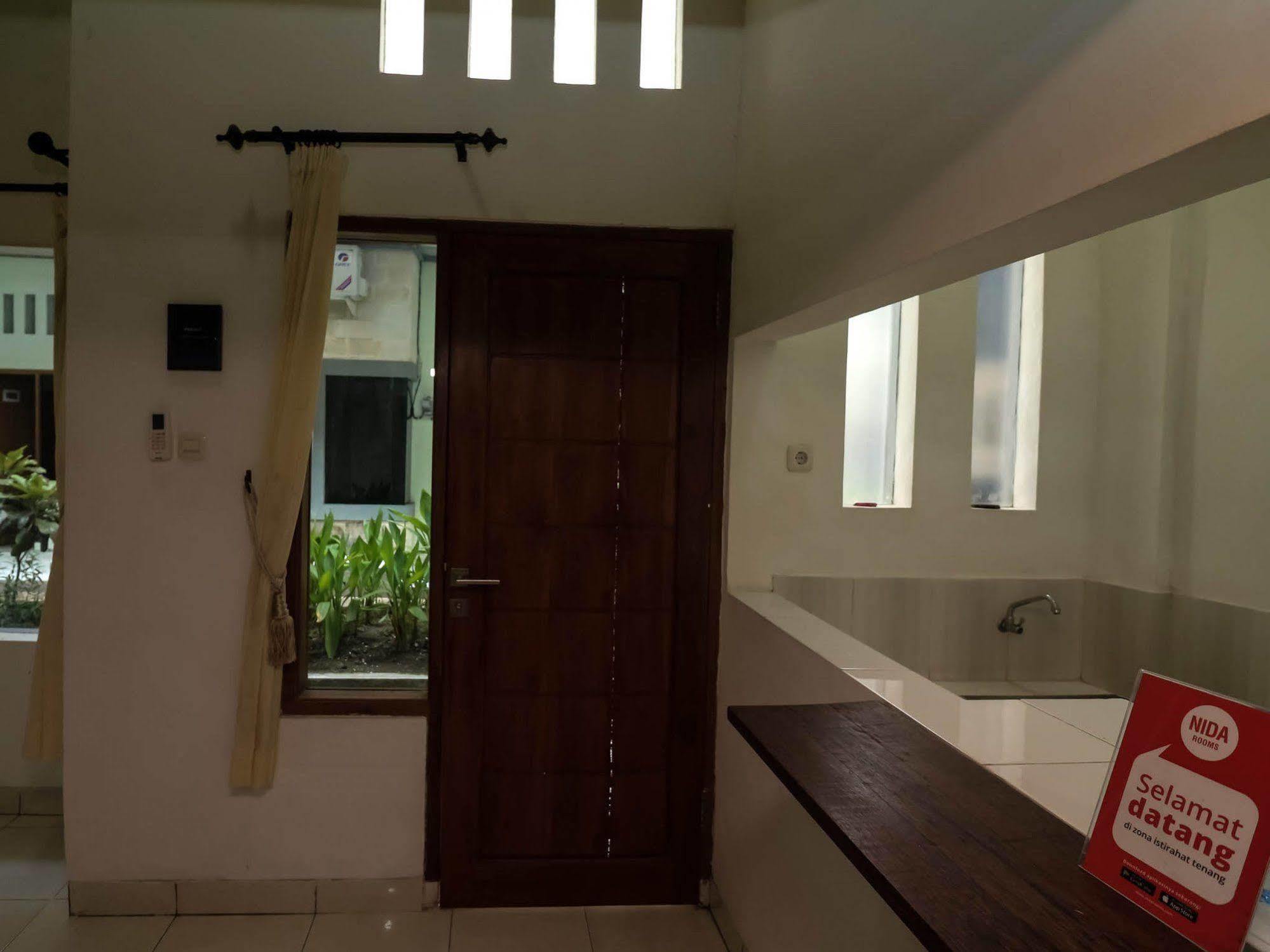 Super Oyo 91495 Hotel Indah Residence Denpasar  Luaran gambar