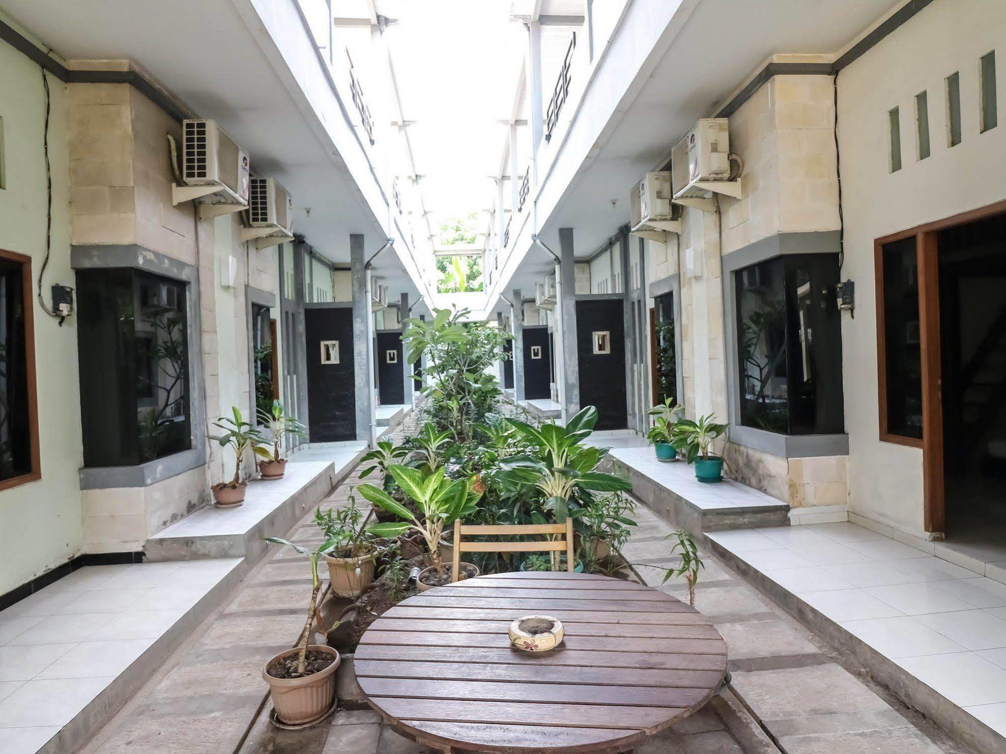 Super Oyo 91495 Hotel Indah Residence Denpasar  Luaran gambar