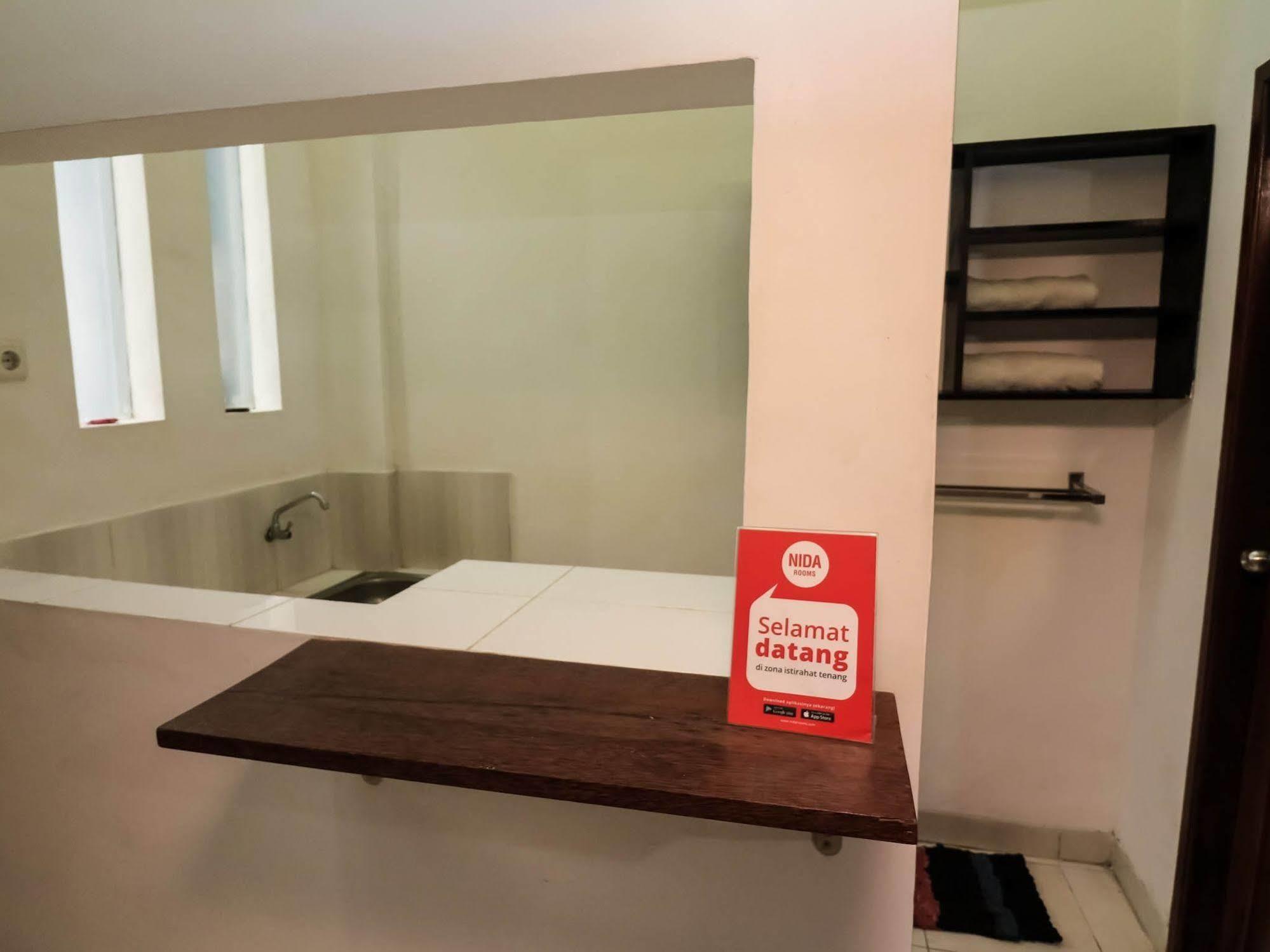 Super Oyo 91495 Hotel Indah Residence Denpasar  Luaran gambar
